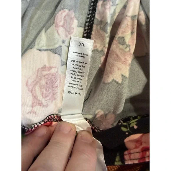 LuLaRoe Leggings Womens TC Black Pink Rose Floral NWT Tall & Curvy Stretch - Picture 3 of 3